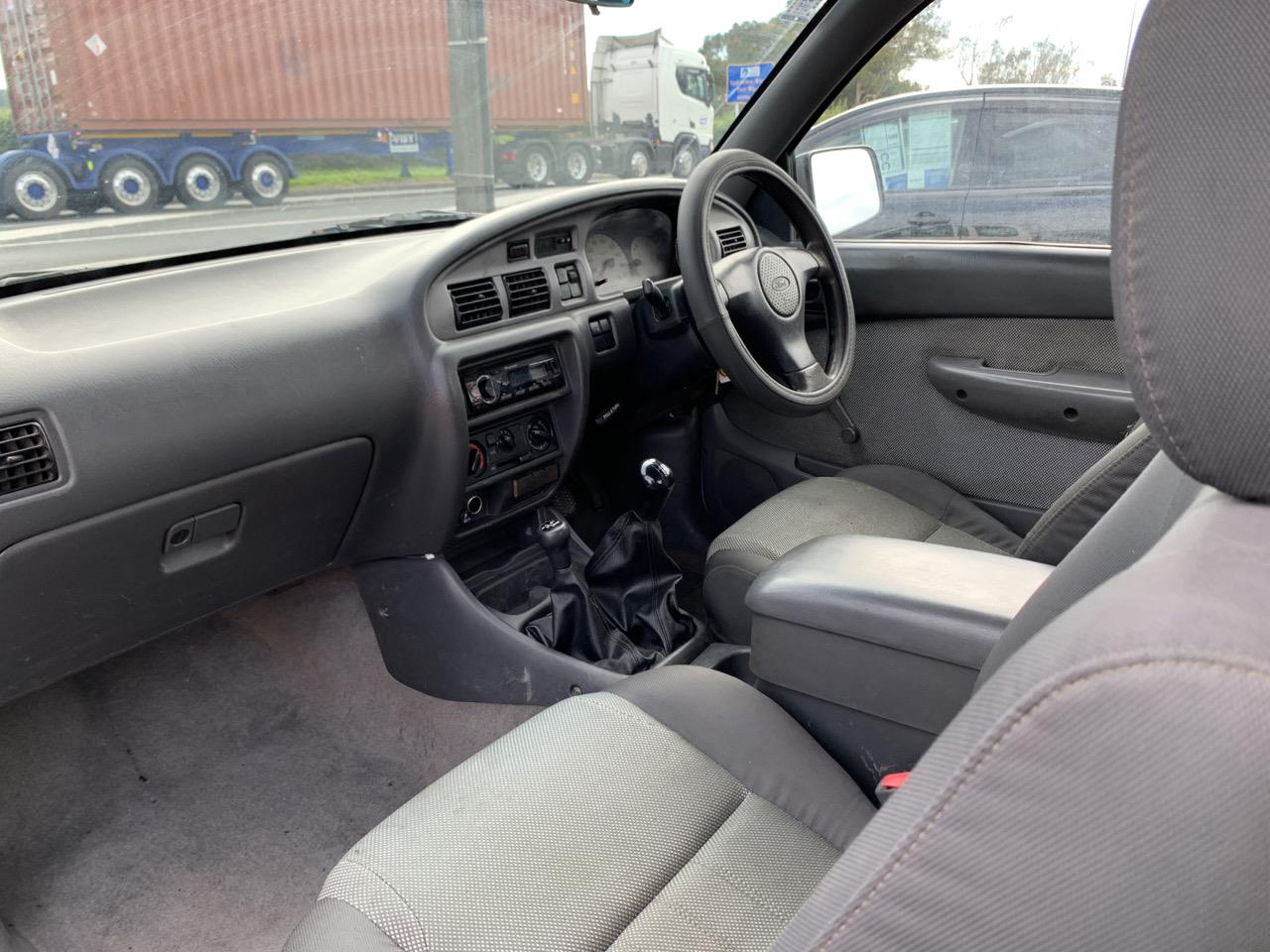 2006 Ford Courier