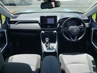 2019 Toyota Rav4 - Thumbnail