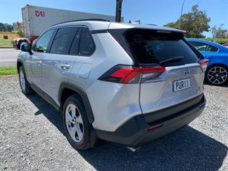 2019 Toyota Rav4 - Thumbnail