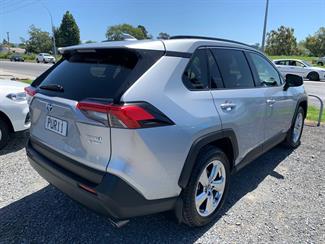 2019 Toyota Rav4 - Thumbnail