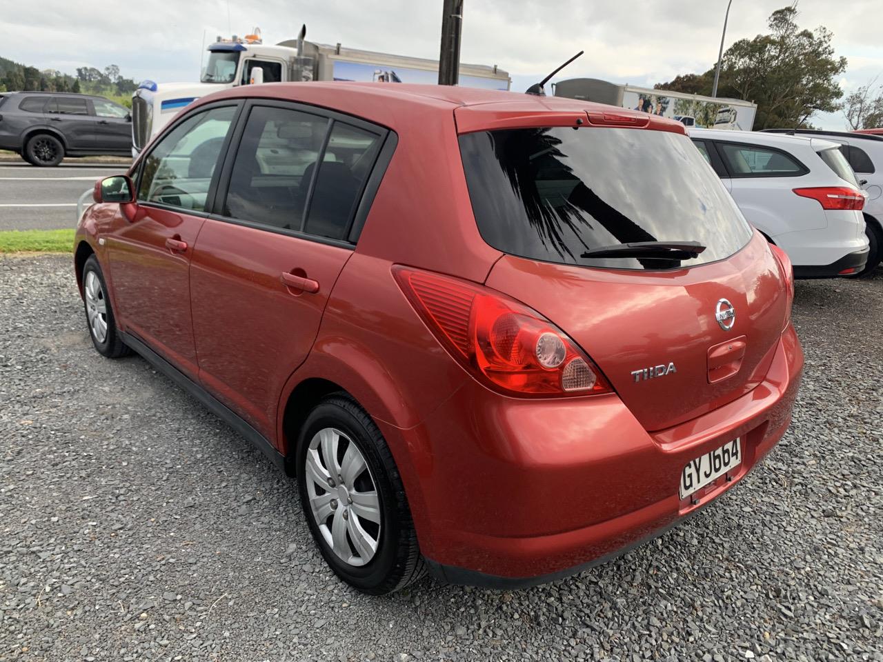 2004 Nissan Tiida