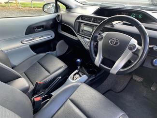 2013 Toyota Prius - Thumbnail