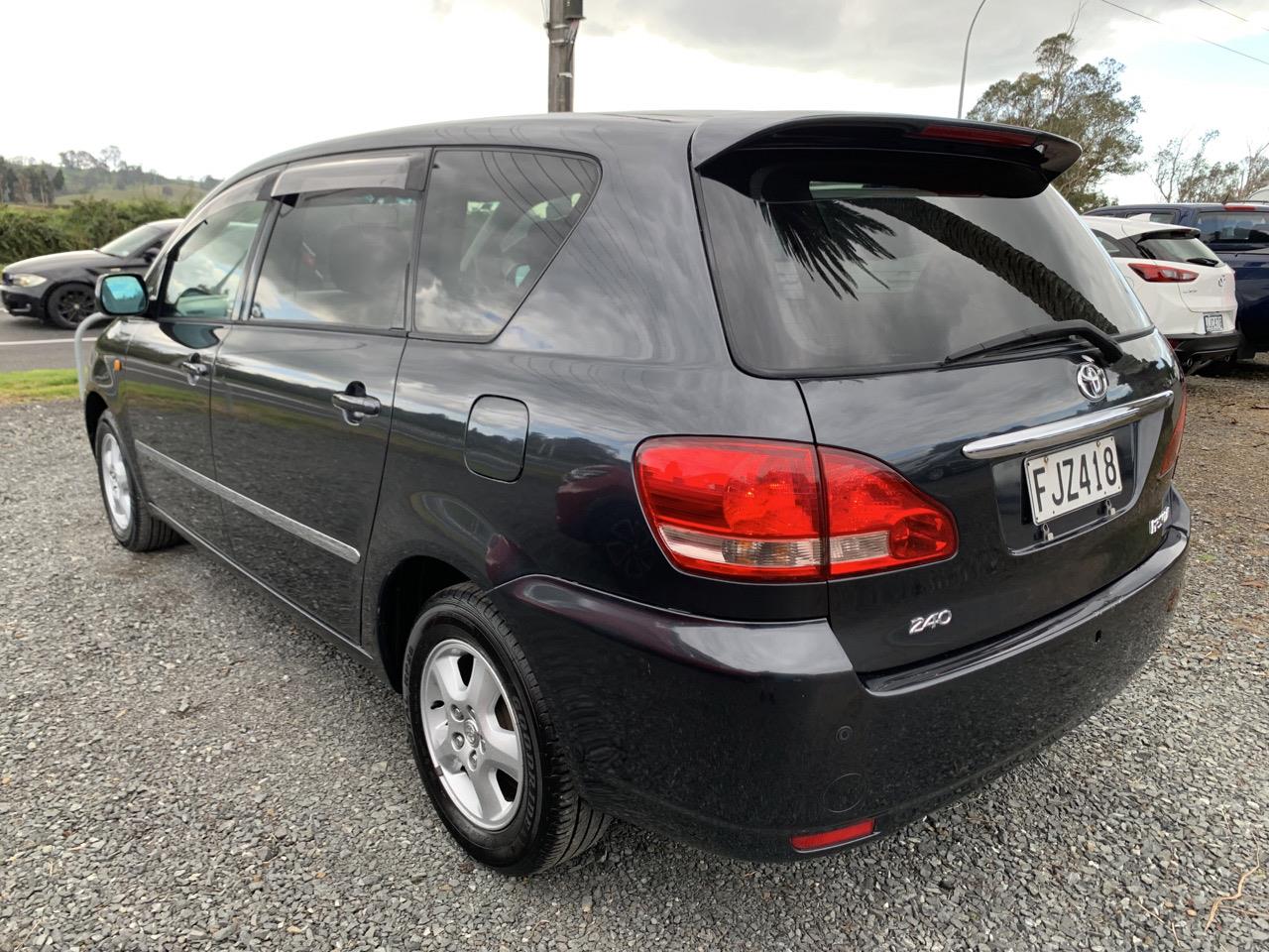 2003 Toyota Ipsum