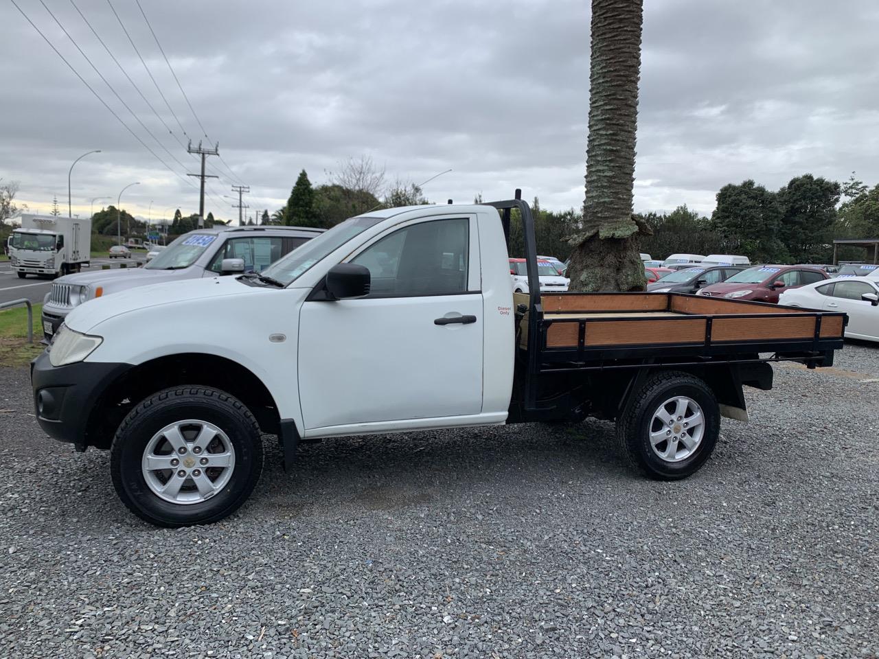 2012 Mitsubishi Triton